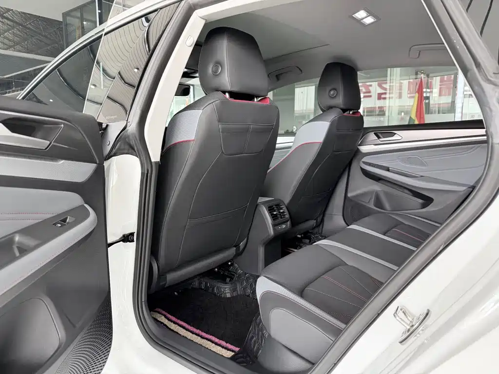 Lamando Lamando L 280 TSI DSG Spicy Cool