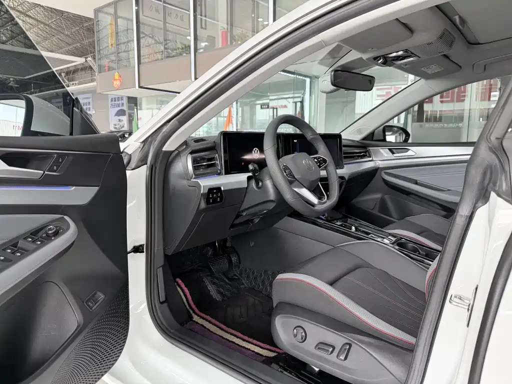 Lamando Lamando L 280 TSI DSG Spicy Cool