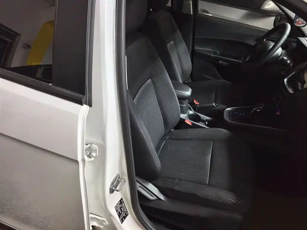 Escort Facelift 1.5 L Auto Quality Enjoyment( ) CN-VI
