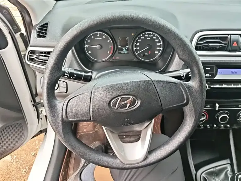 Hyundai Accent 1.4 L Manual Refreshed CN-VI