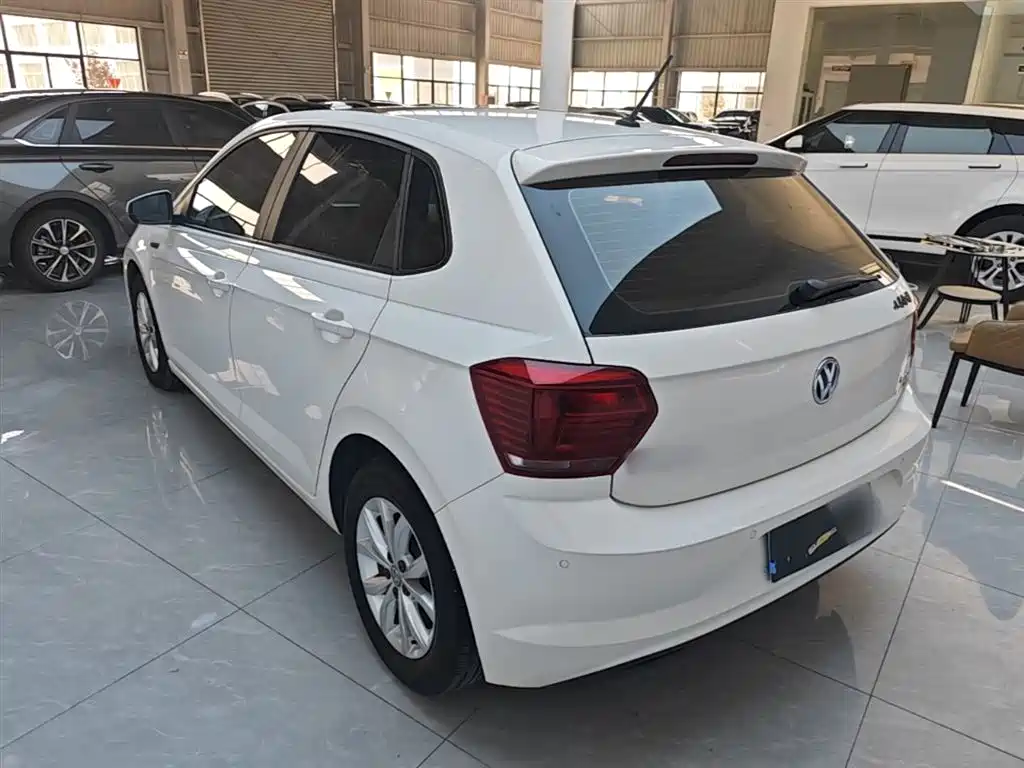 Polo Plus 1.5 L Auto Colorful Tech