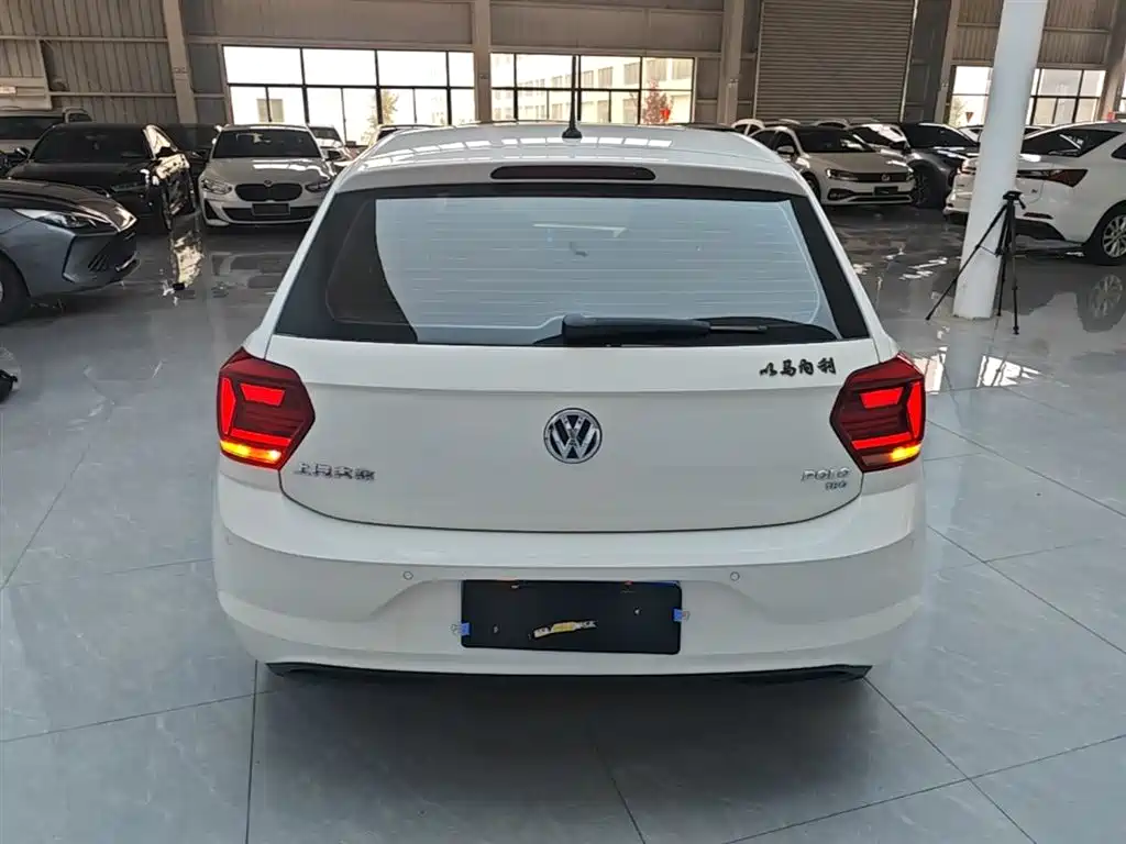 Polo Plus 1.5 L Auto Colorful Tech