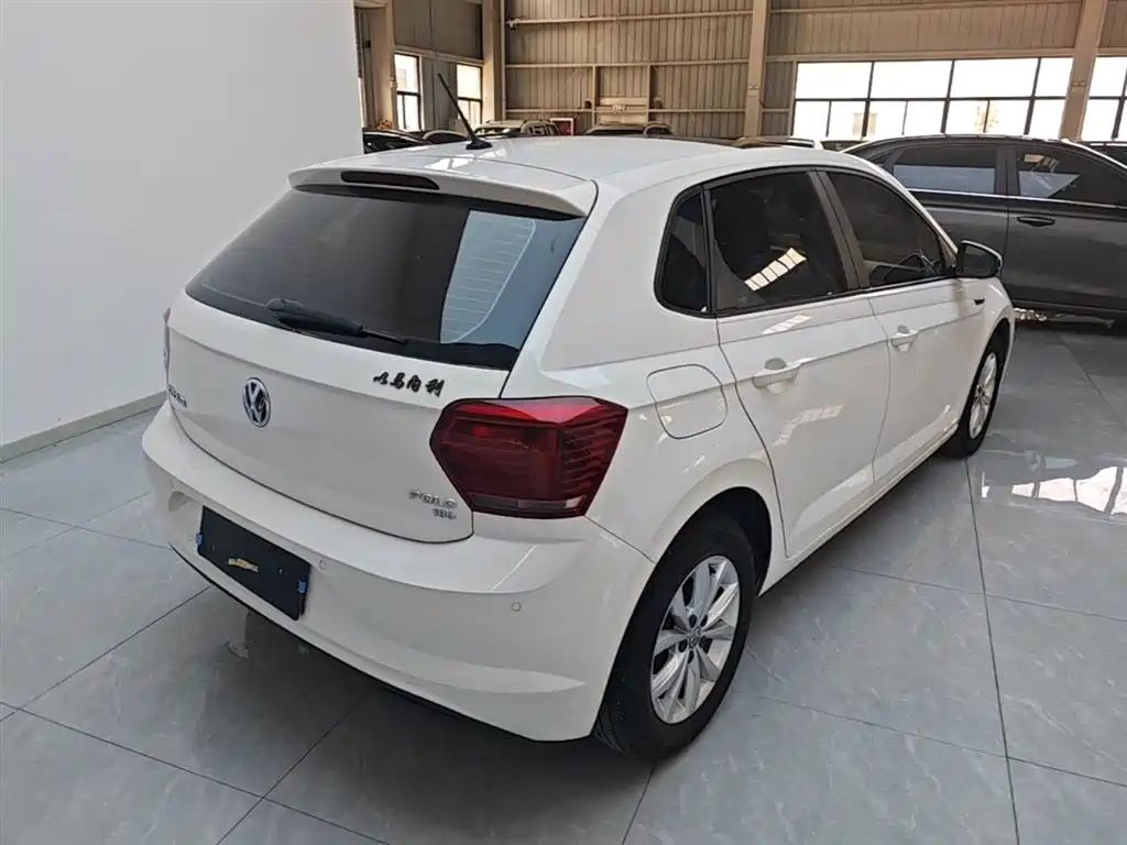 Polo Plus 1.5 L Auto Colorful Tech