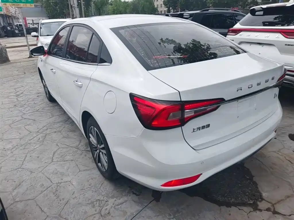 Roewe i5 1.5 L Auto 4 G Connected Bright Grand