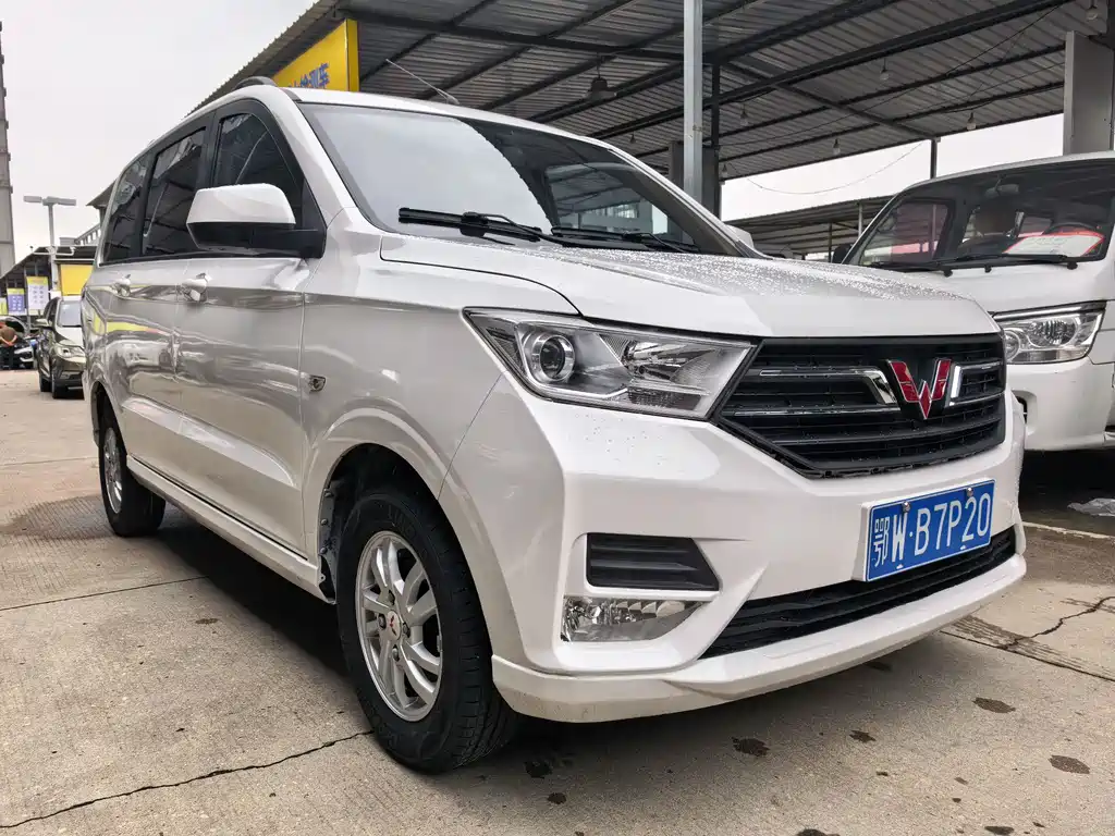 Wuling Hongguang Facelift 1.5 L S Comfort Electric Assist LAR