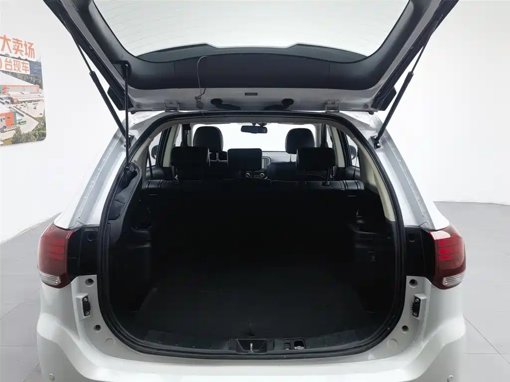 Outlander 2.4 L 4 WD 5-seat