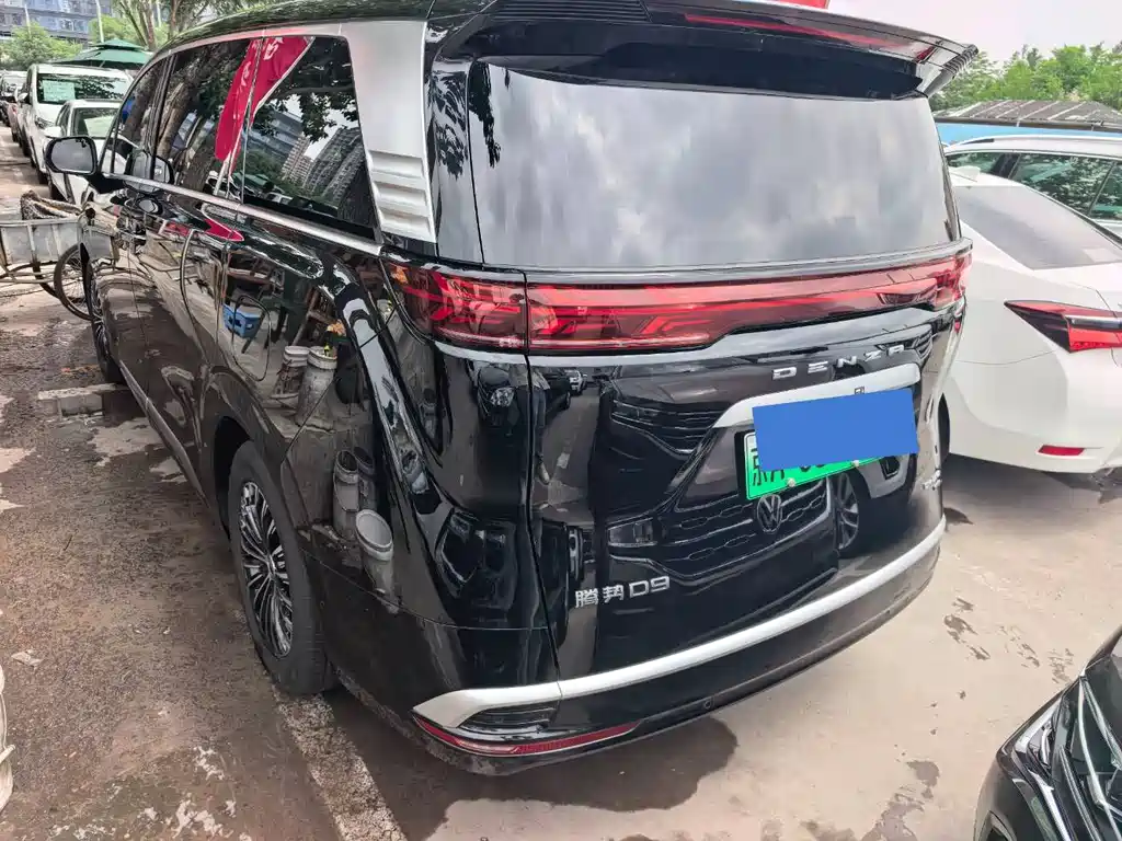 Denza D9 DM-i Smart Drive 1020 4 WD Premium