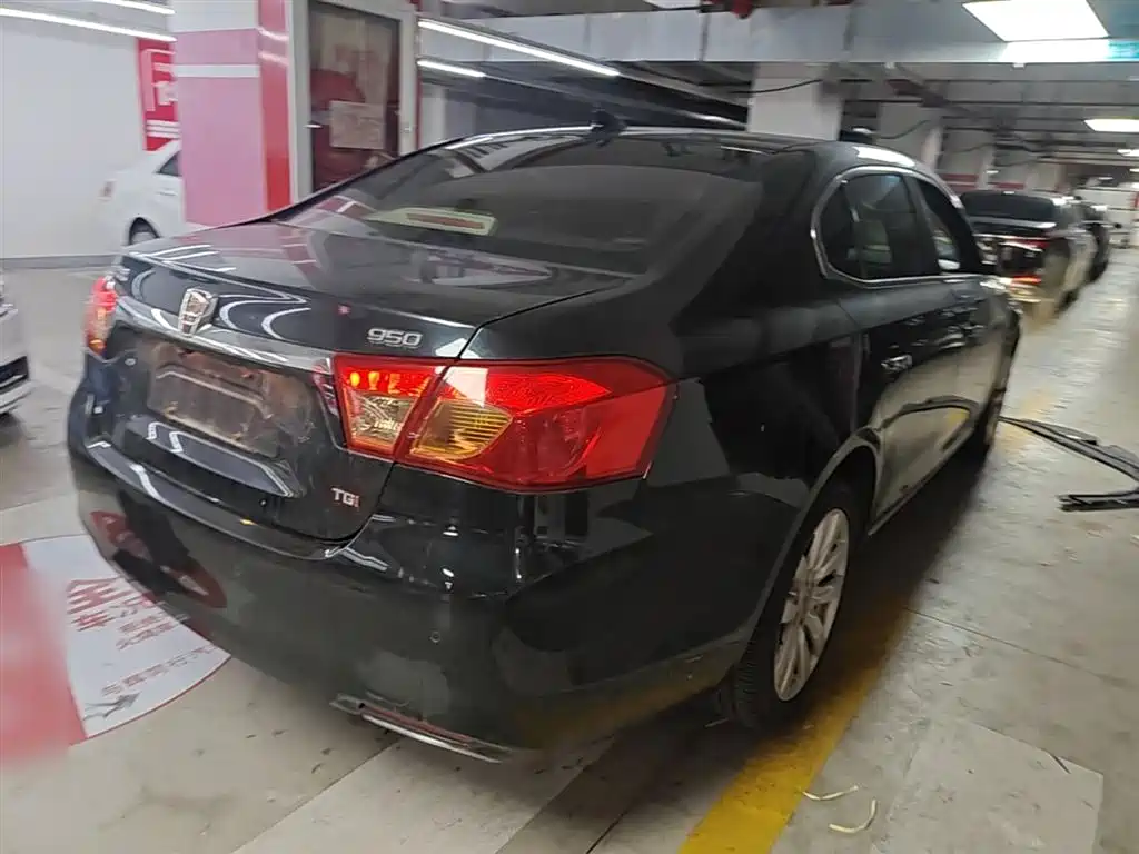 Roewe 950 荣威950 2015款 1.8 T 豪华版