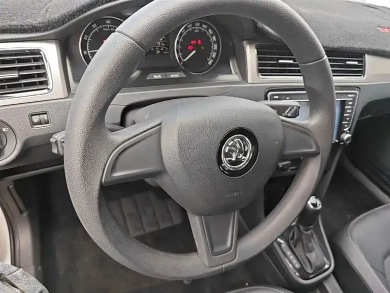 Skoda Rapid Spaceback Facelift 1.6 L Auto Creation