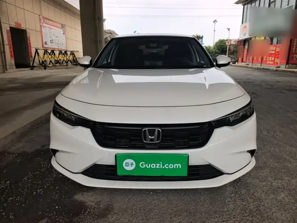 Integra 240 TURBO CVT Leading
