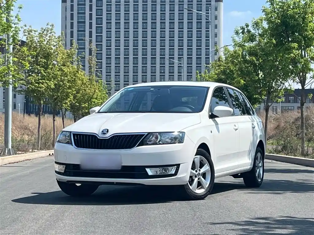 Rapid Spaceback Facelift 1.6 L Auto Creation