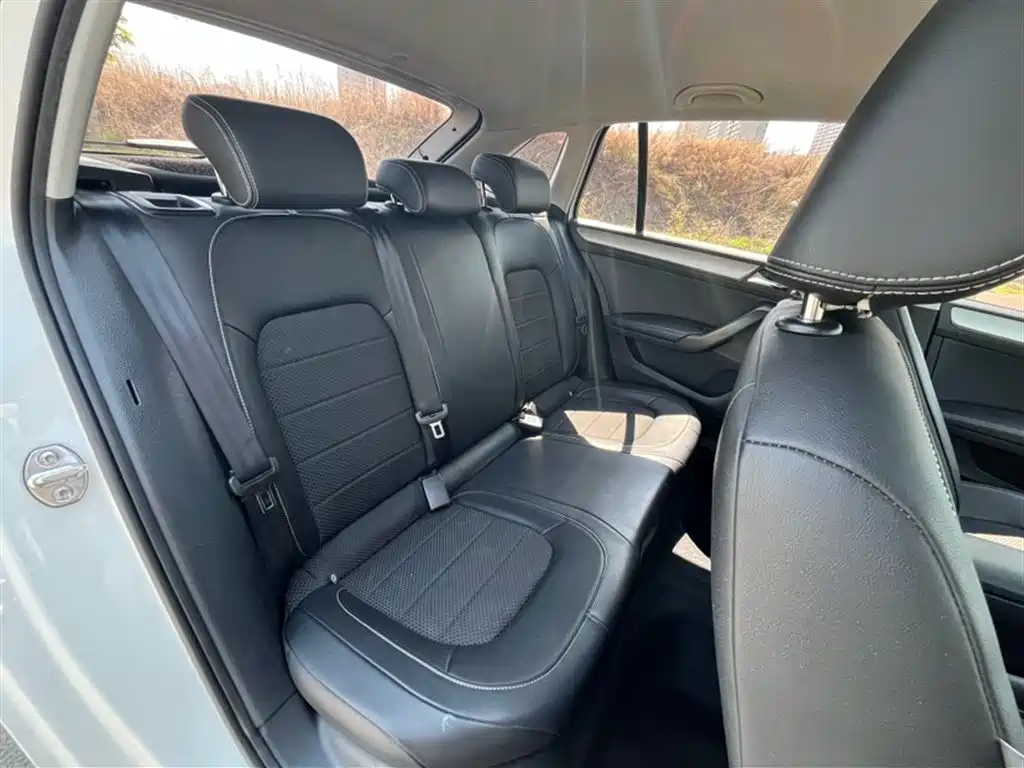 Rapid Spaceback Facelift 1.6 L Auto Creation