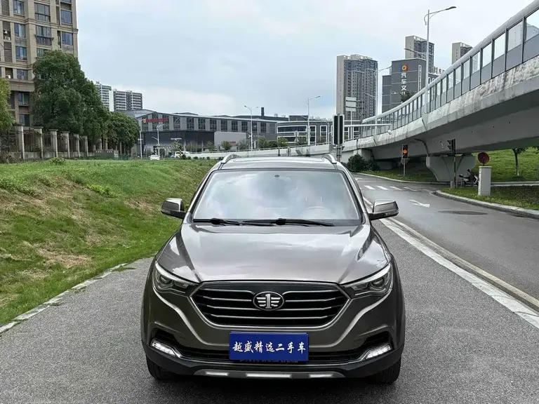 Besturn X40 1.6 L Auto Luxury