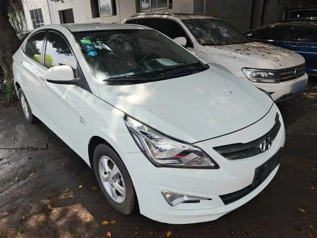 Accent 1.4 L Auto Intelligent GLS