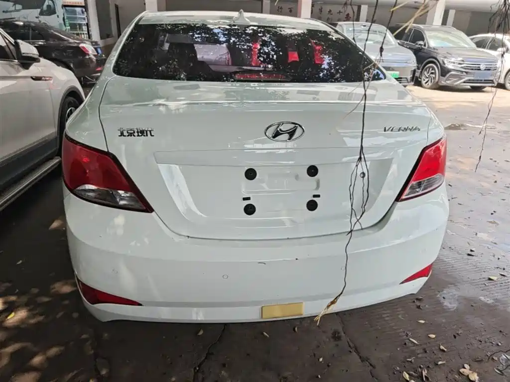Accent 1.4 L Auto Intelligent GLS