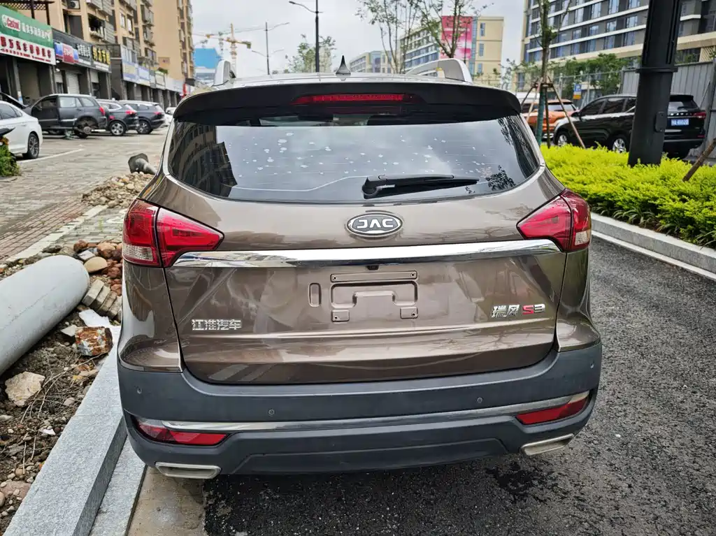Refine S3 1.5 L Manual Luxury Smart