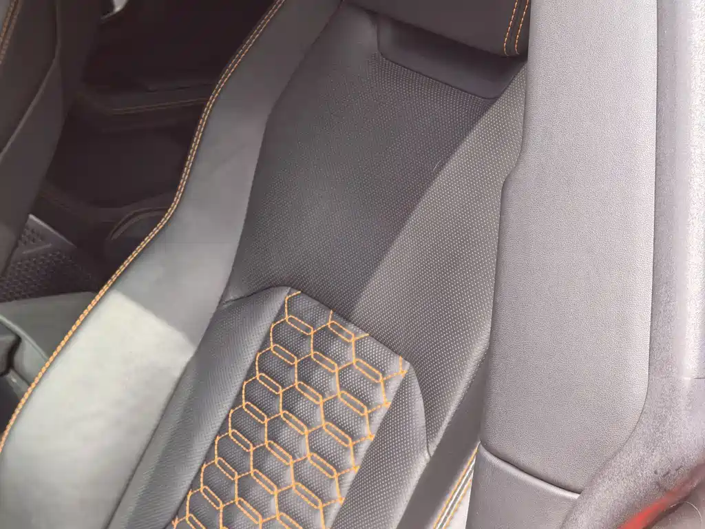 Urus 4.0 T V8