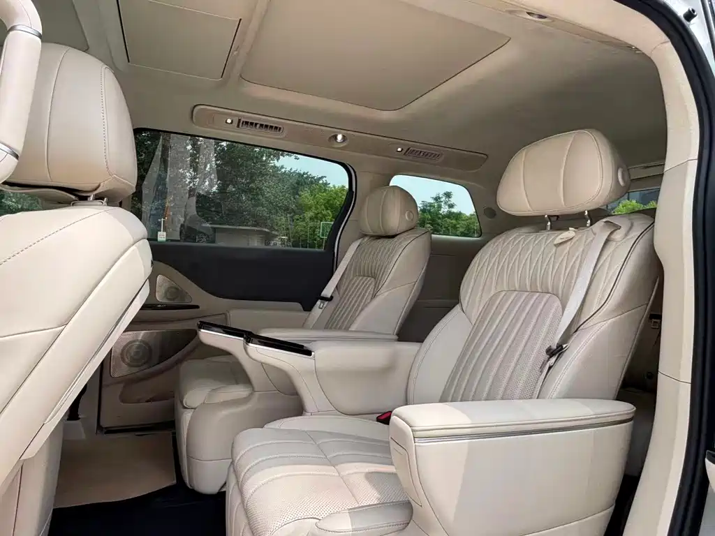 Voyah Dreamer PHEV 4 WD Flagship Kunpeng