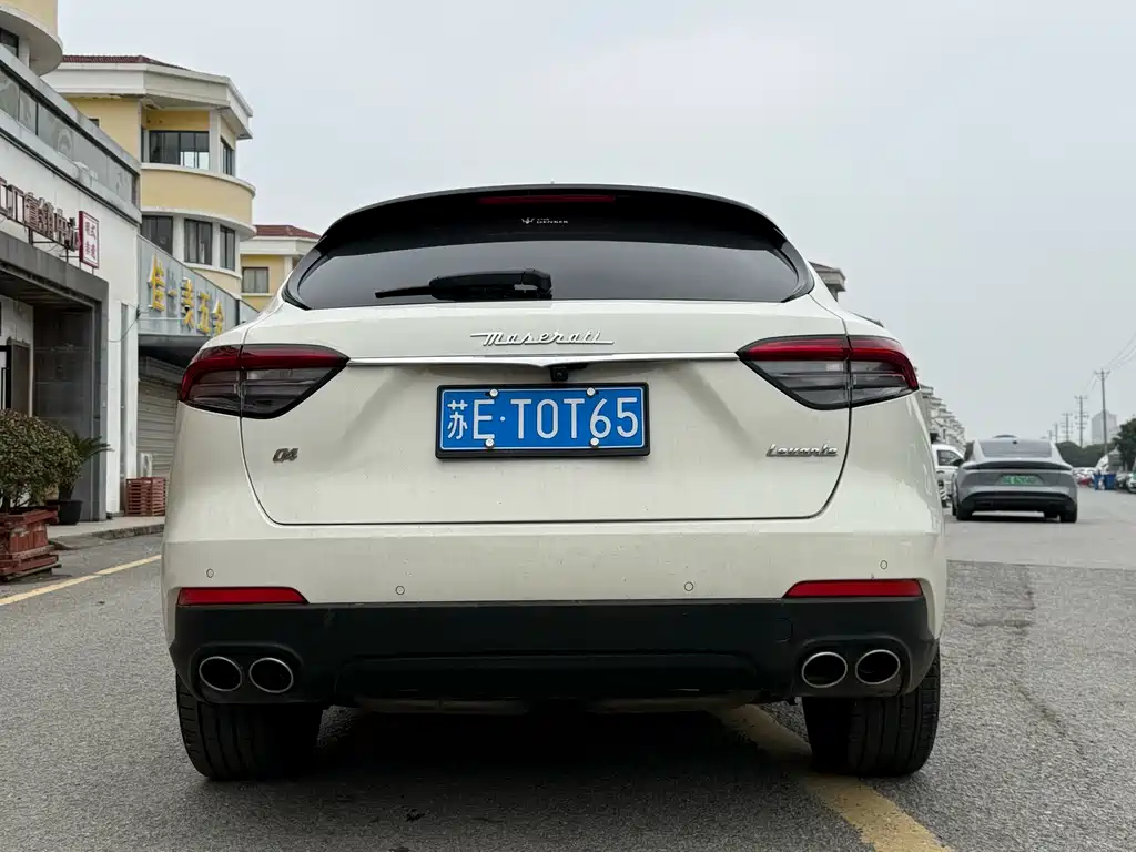 Levante 3.0 T Standard