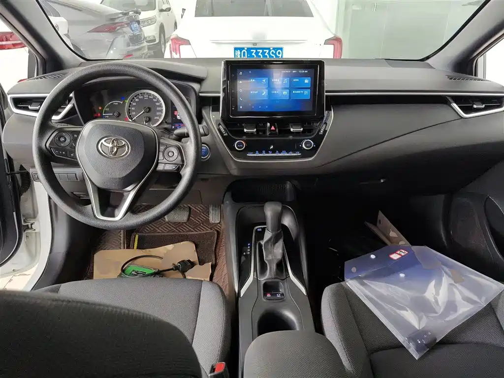 Levin Dual Engine 1.8 H E-CVT Luxury