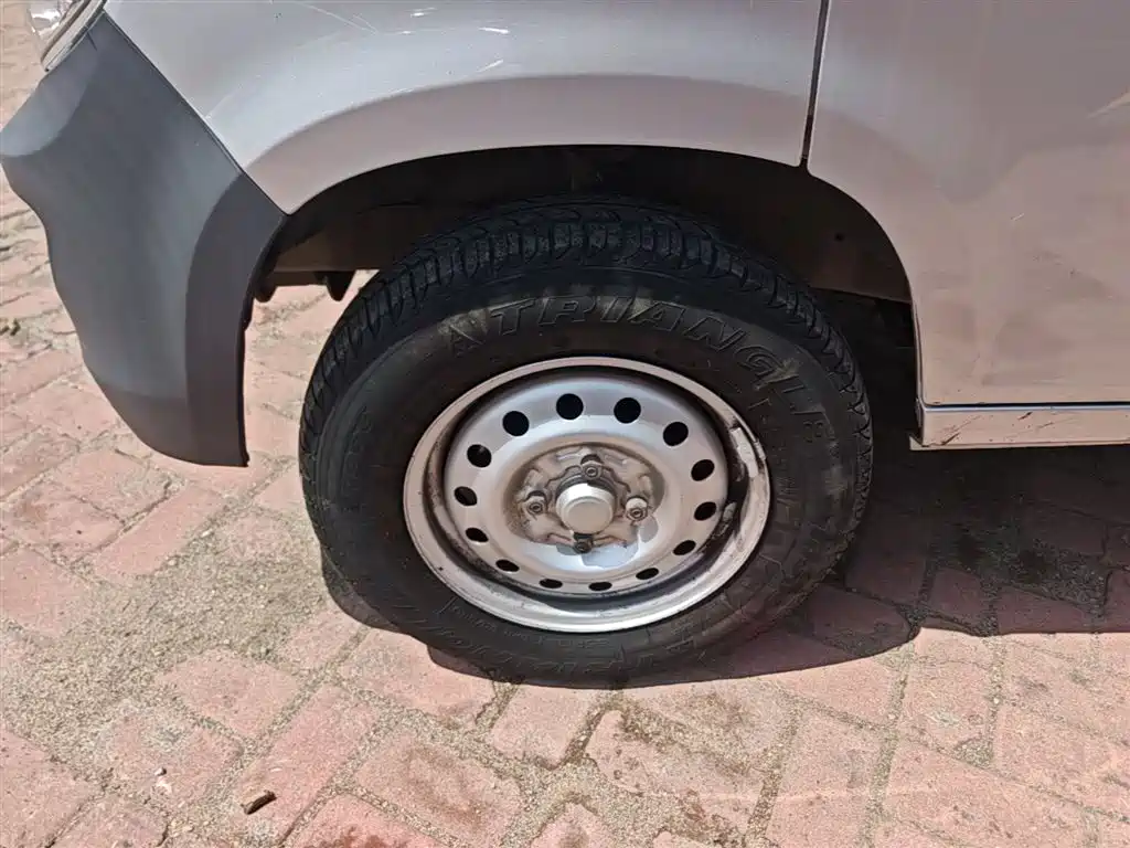 Wuling Zhiguang 1.2 L Van Transport Utility CN-VI 2-seat LSI