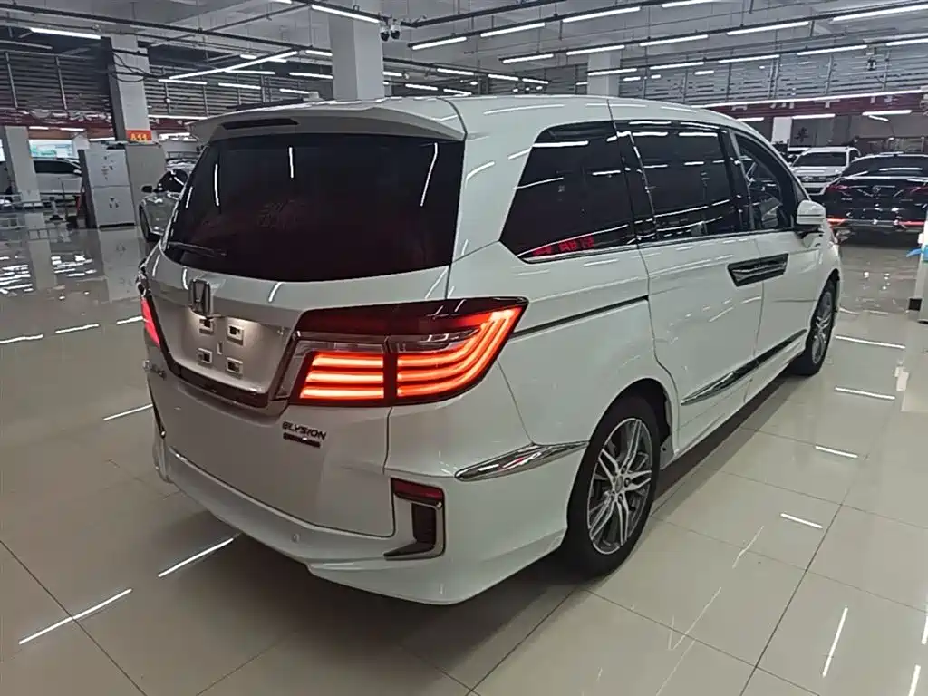 Elysion 2.0 L Hybrid Luxury