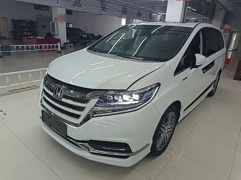 Honda Elysion 2.0 L Hybrid Luxury