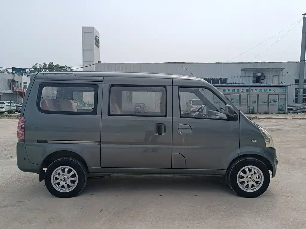 Fujia 福家 2011款 1.3 L-6400 A豪华型