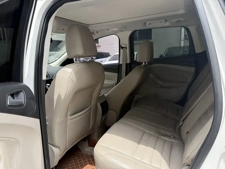 Ford Kuga 2.0 L GTDi 4 WD Elite