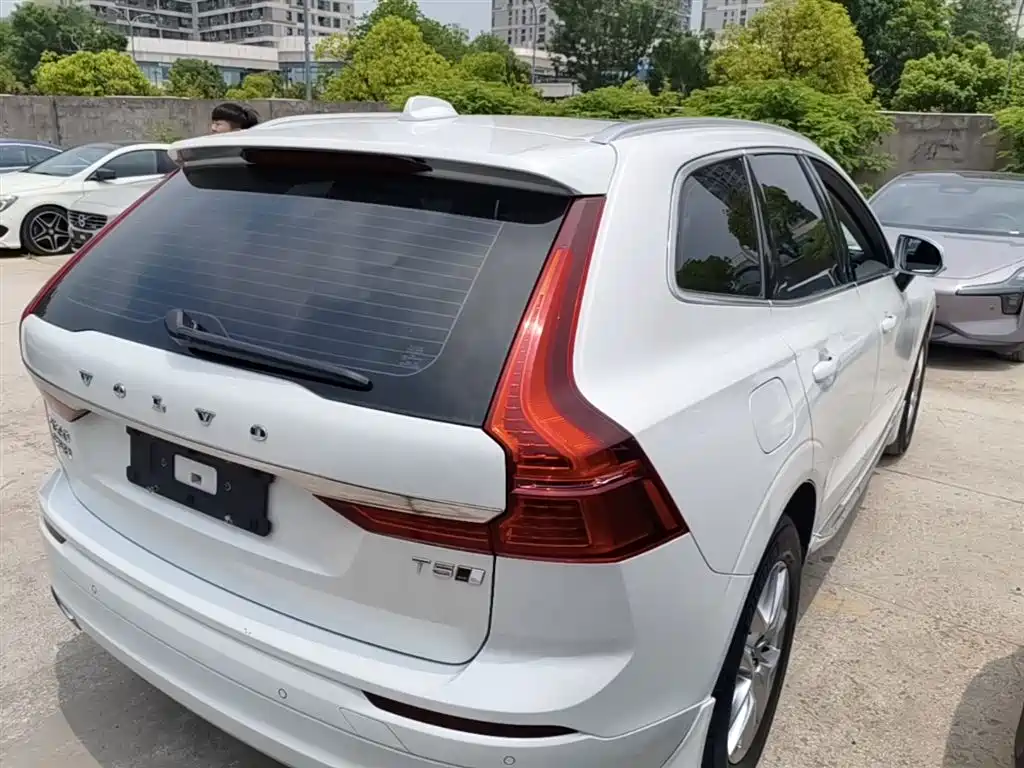 Volvo XC60 T5 4 WD Smart Ease CN-VI
