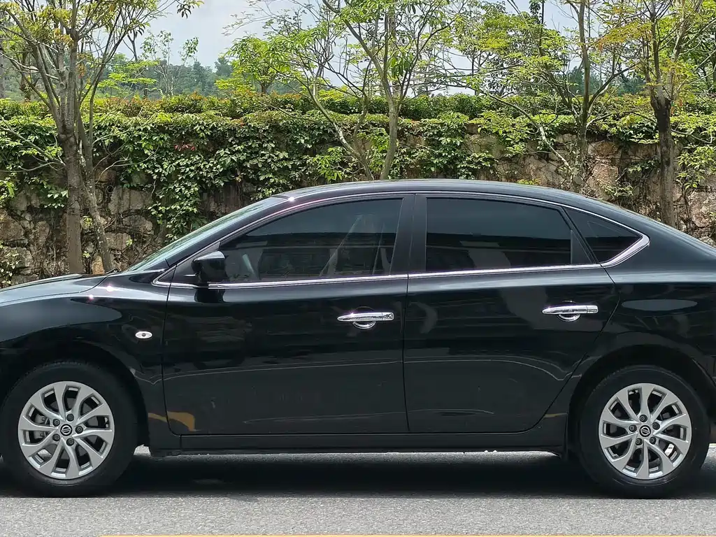 Sylphy Facelift Classic 1.6 XE CVT Comfort