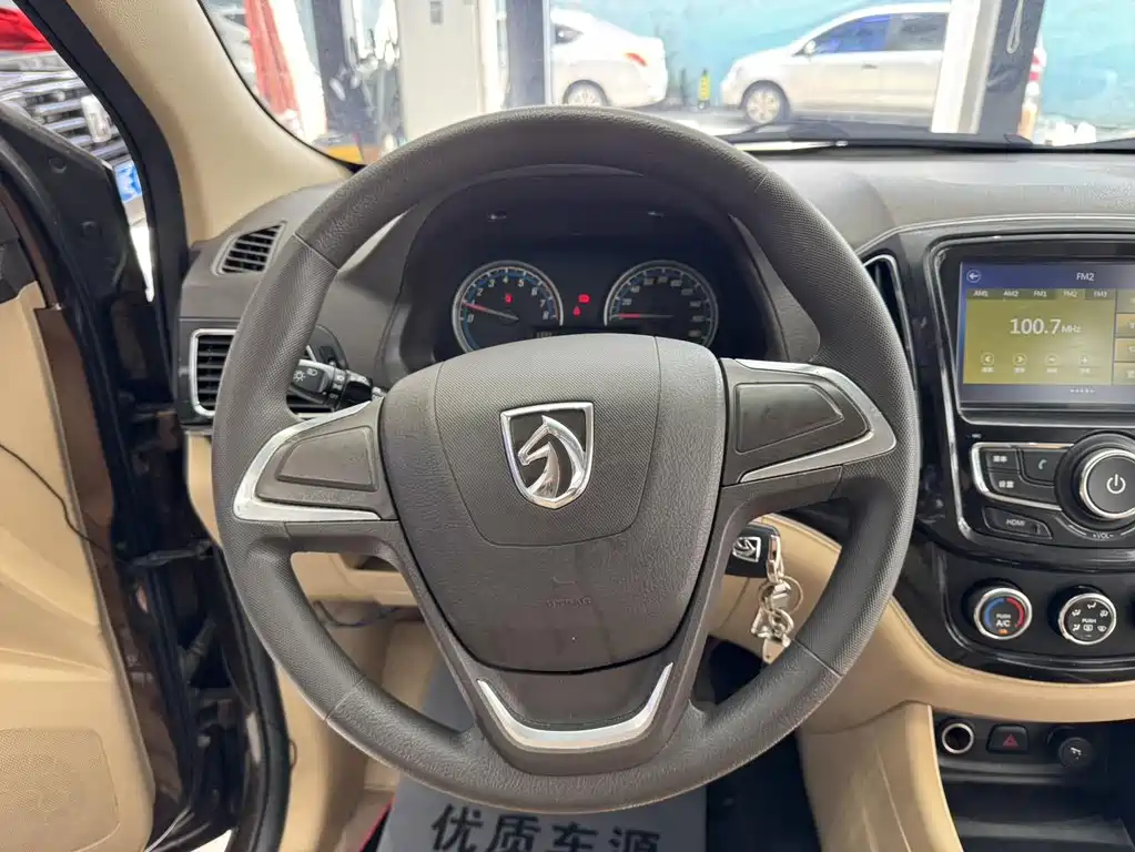 Baojun 730 1.5 L Manual Comfort 7-seat