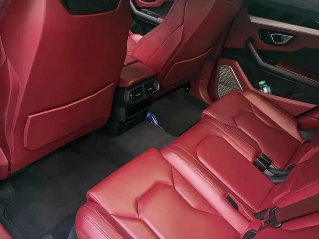 Urus 4.0 T V8