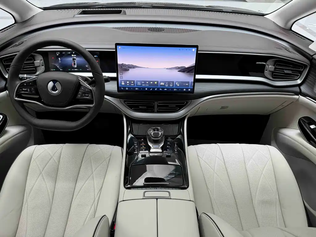 Denza D9 DM-i 980 4 WD Honored