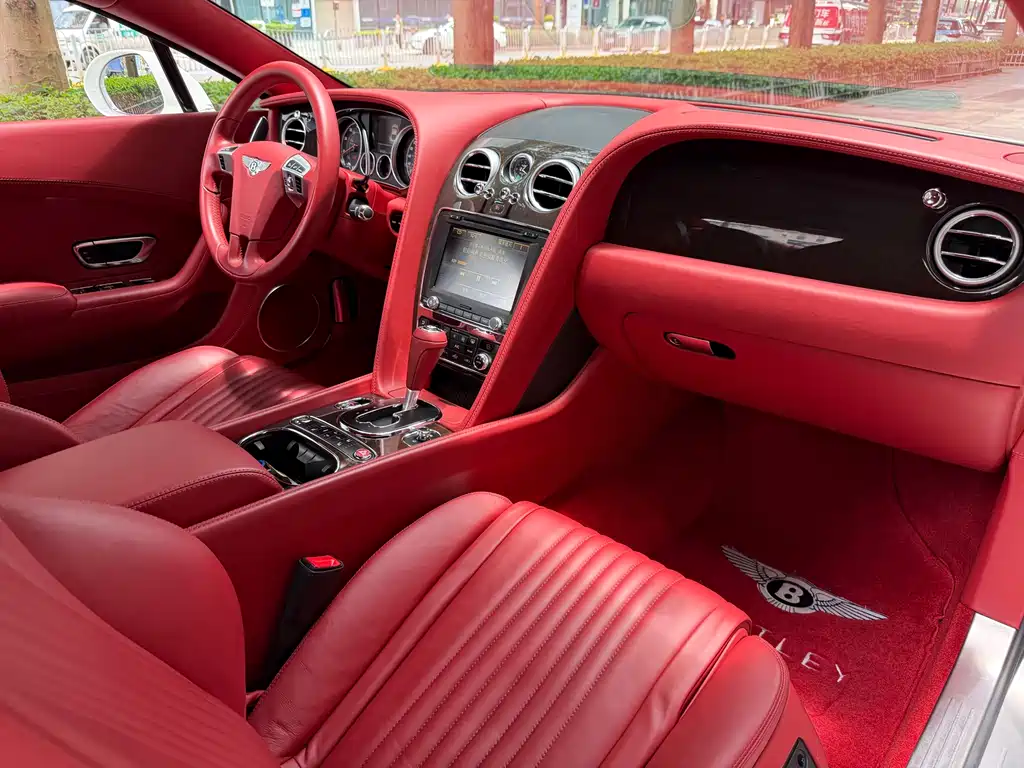 Continental GT 4.0 T GT V8 Standard