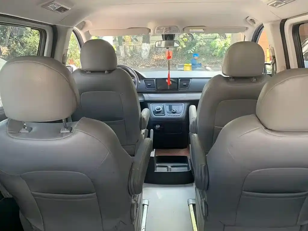 Maxus G10 2.0 T Auto Elite Gasoline 7-seat