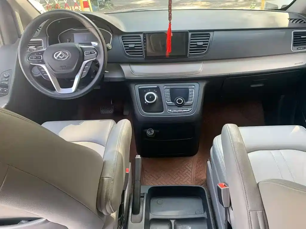 Maxus G10 2.0 T Auto Elite Gasoline 7-seat