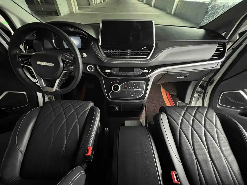 Maxus G20 大通G20 2023款 PLUS 2.0 T 柴油自动豪华旅行版