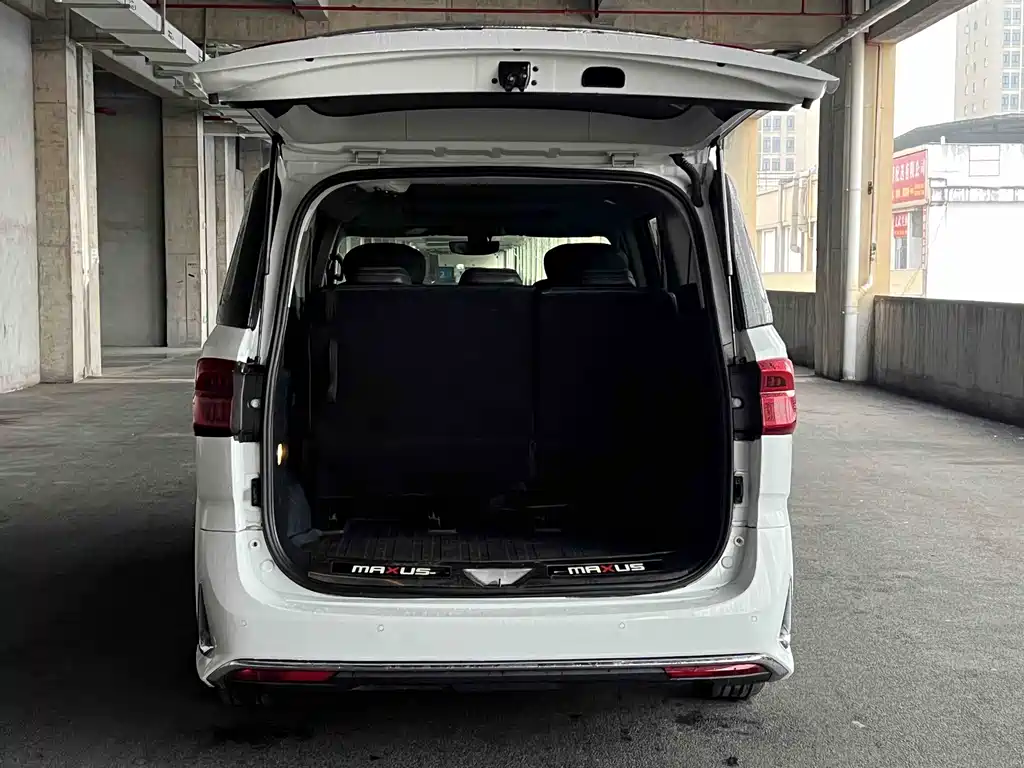 Maxus G20 大通G20 2023款 PLUS 2.0 T 柴油自动豪华旅行版
