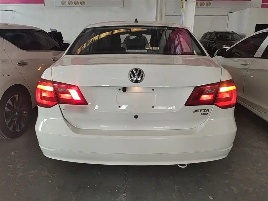 Jetta 1.6 L Manual Fashion