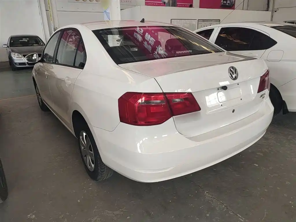 Jetta 1.6 L Manual Fashion