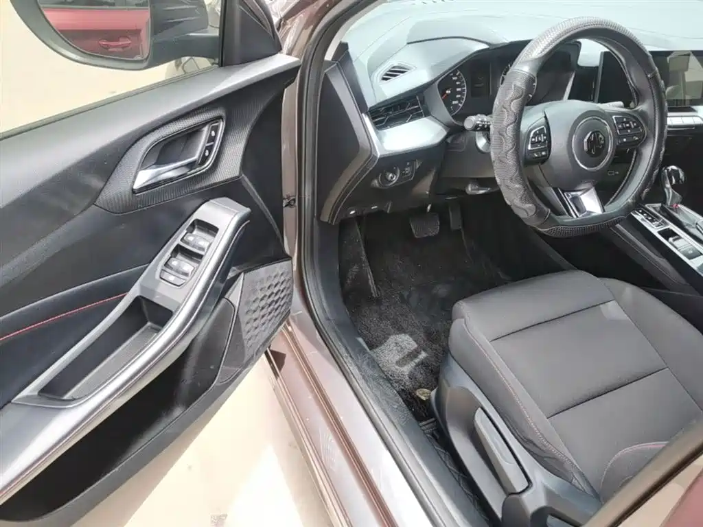 MG5 180 DVVT CVT Youth Style