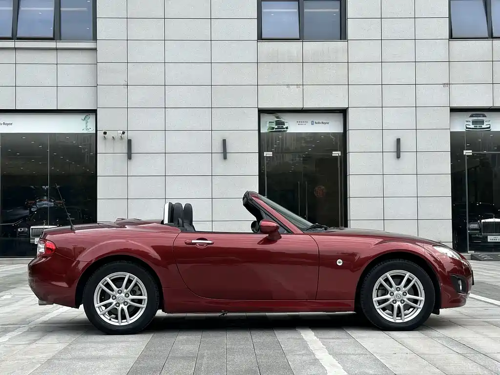 Mazda MX-5 2.0