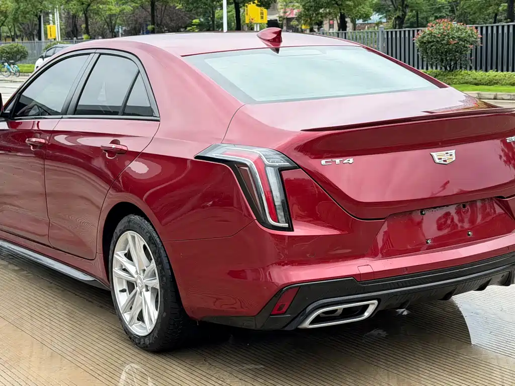Cadillac CT4 28 T Fashion