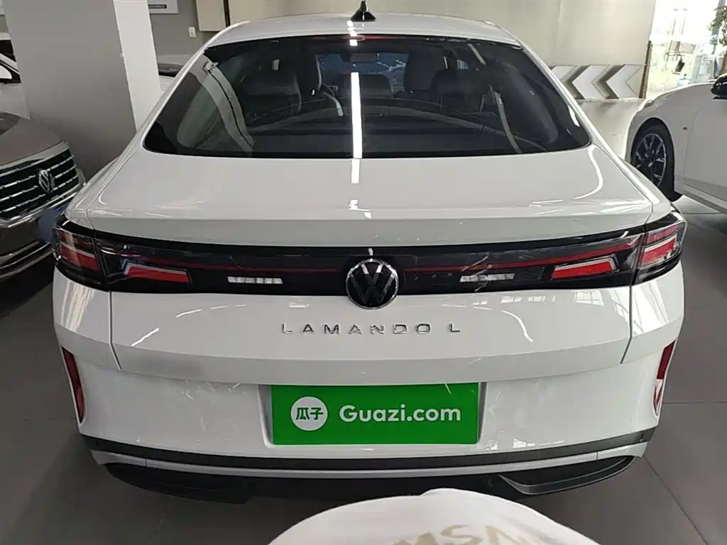 Lamando Lamando L 300 TSI