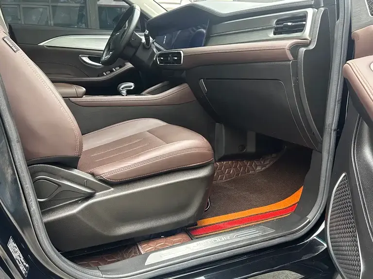 Jetour X90 PLUS Facelift 1.6 TD DCT Villa 7-seat