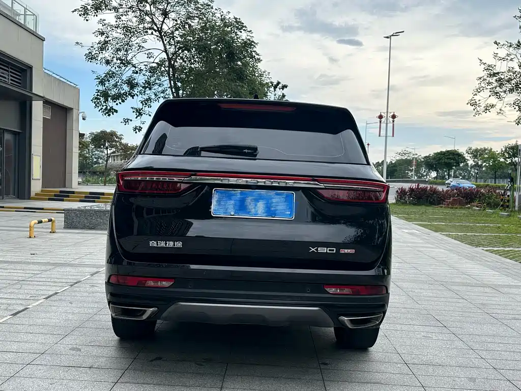 Jetour X90 PLUS Facelift 1.6 TD DCT Villa 7-seat