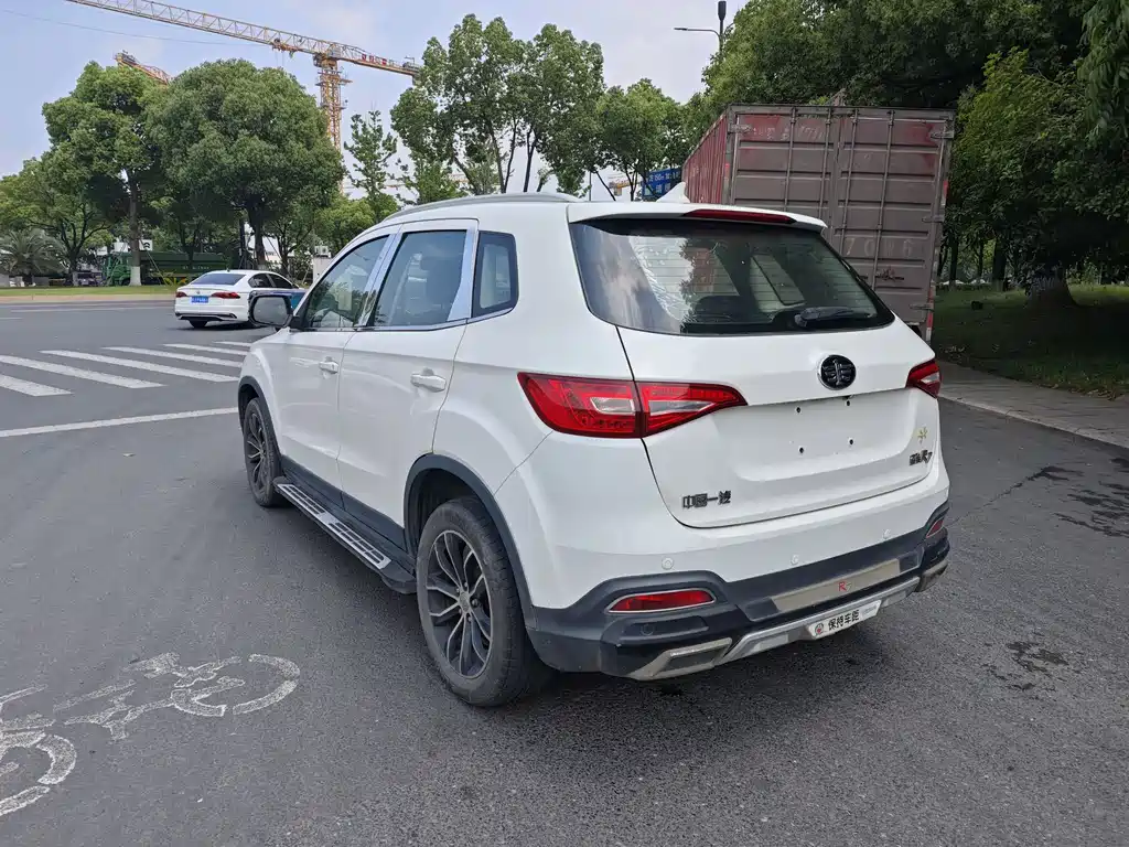 Senya R7 1.6 L Manual Luxury