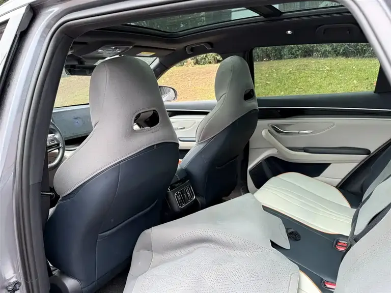 BYD Song PLUS NEV Glory DM-i 110 km Flagship