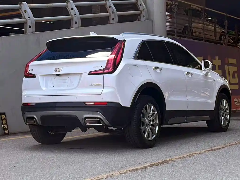 Cadillac XT4 Facelift 28 T 2 WD Leading